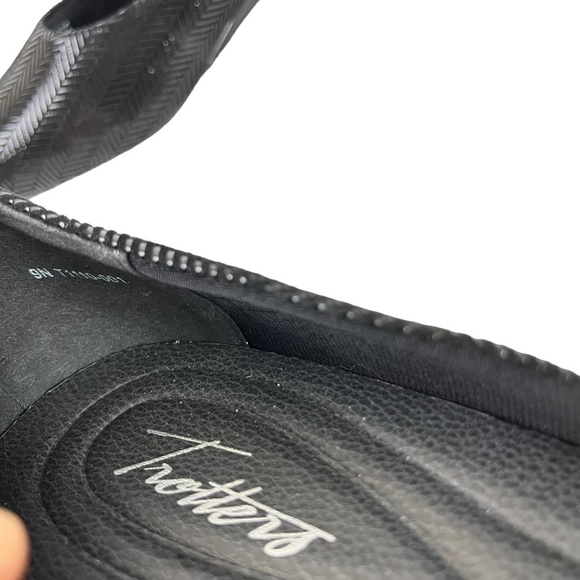 TROTTERS Genuine Leather Black Herringbone Low Wedge Slip On Shoes Loafers 9 N - Picture 3 of 16